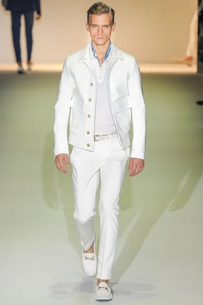 Look 30